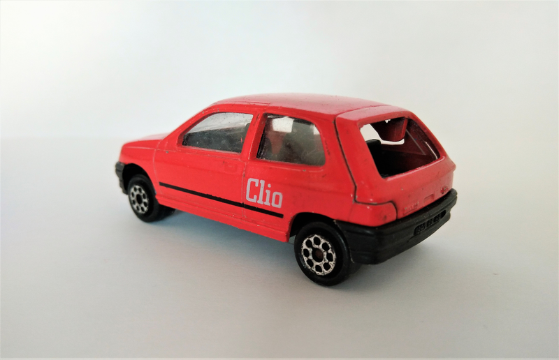 Illustration for article titled French Friday: The First Clio